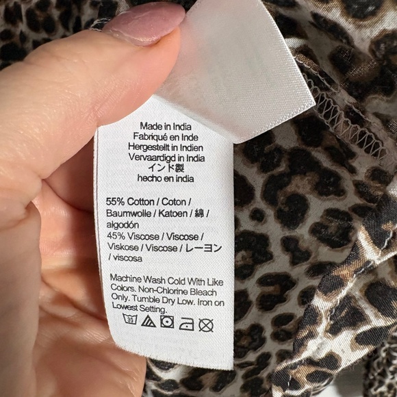 J. Crew Women’s SZ M Leopard /Animal Print Long Sleeve Blouse - Picture 6 of 8